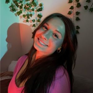 Meet your Posher, Ana